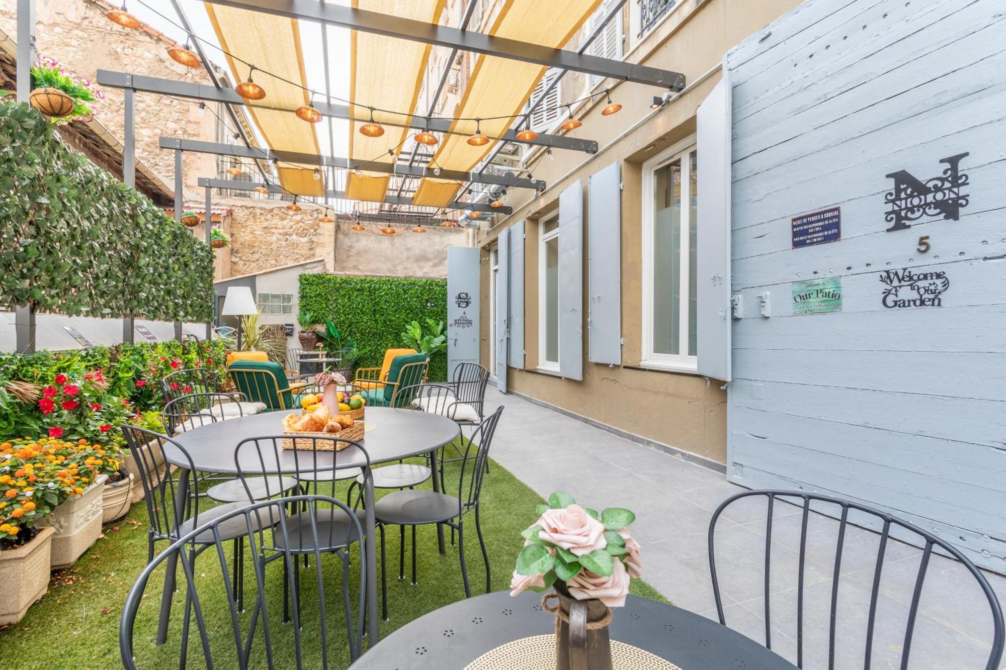 Adira Marseille Montgrand 2 Etoiles Apartment Exterior photo